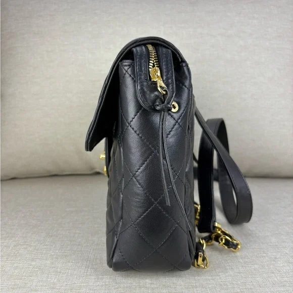 CHANEL Black Lambskin Vintage Backpack Oversized CC GHW 24k plated - Picture 5 of 16